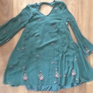 Japna long sleeve dress